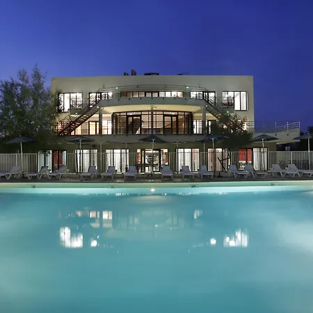 Between Grau-du-roi And Port-camargue Apartamento
